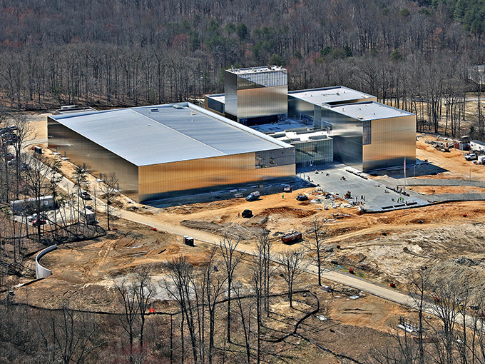 SOM Reveals Images of Stainless Steel US Army Museum in Virginia SOM