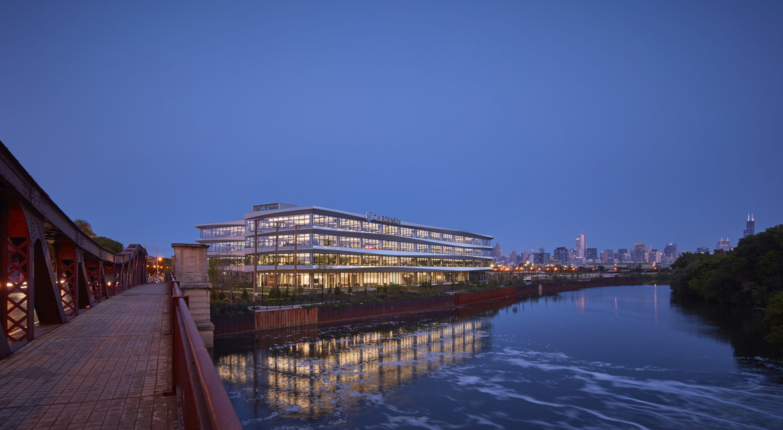 C.H. Robinson Midwest Headquarters SOM