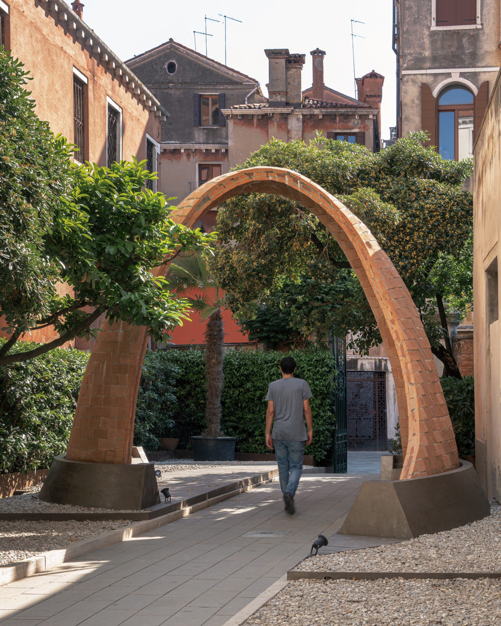 Angelus Novus Vault: Demonstrating New Possibilities for Self-Balancing