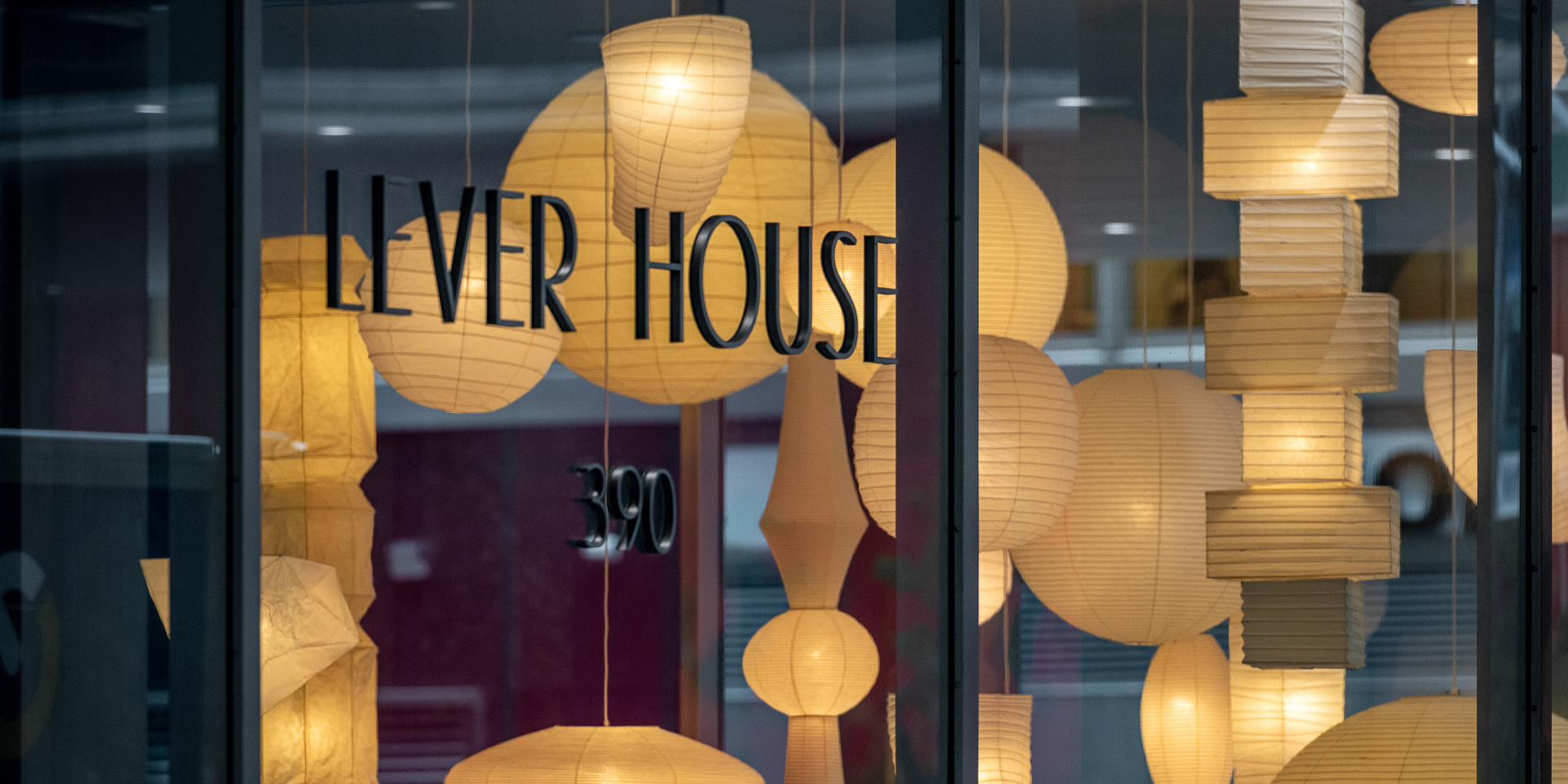 SOM 事务所 Lever House 75周年纪念展呈现野口勇装置