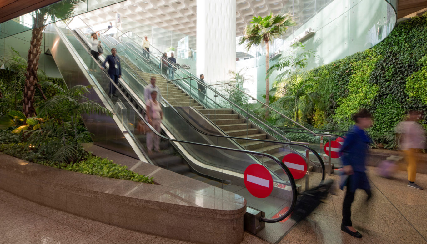 Slide 3 of 3, Chhatrapati Shivaji International Airport – Terminal 2