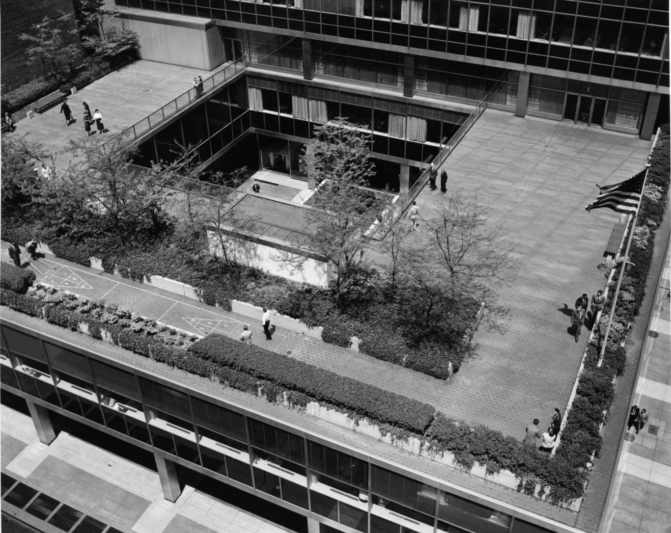 Slide 1 of 9, Lever House