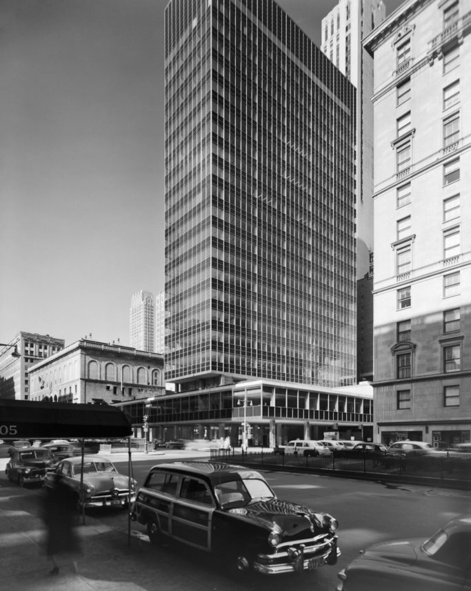 Slide 3 of 10, Lever House